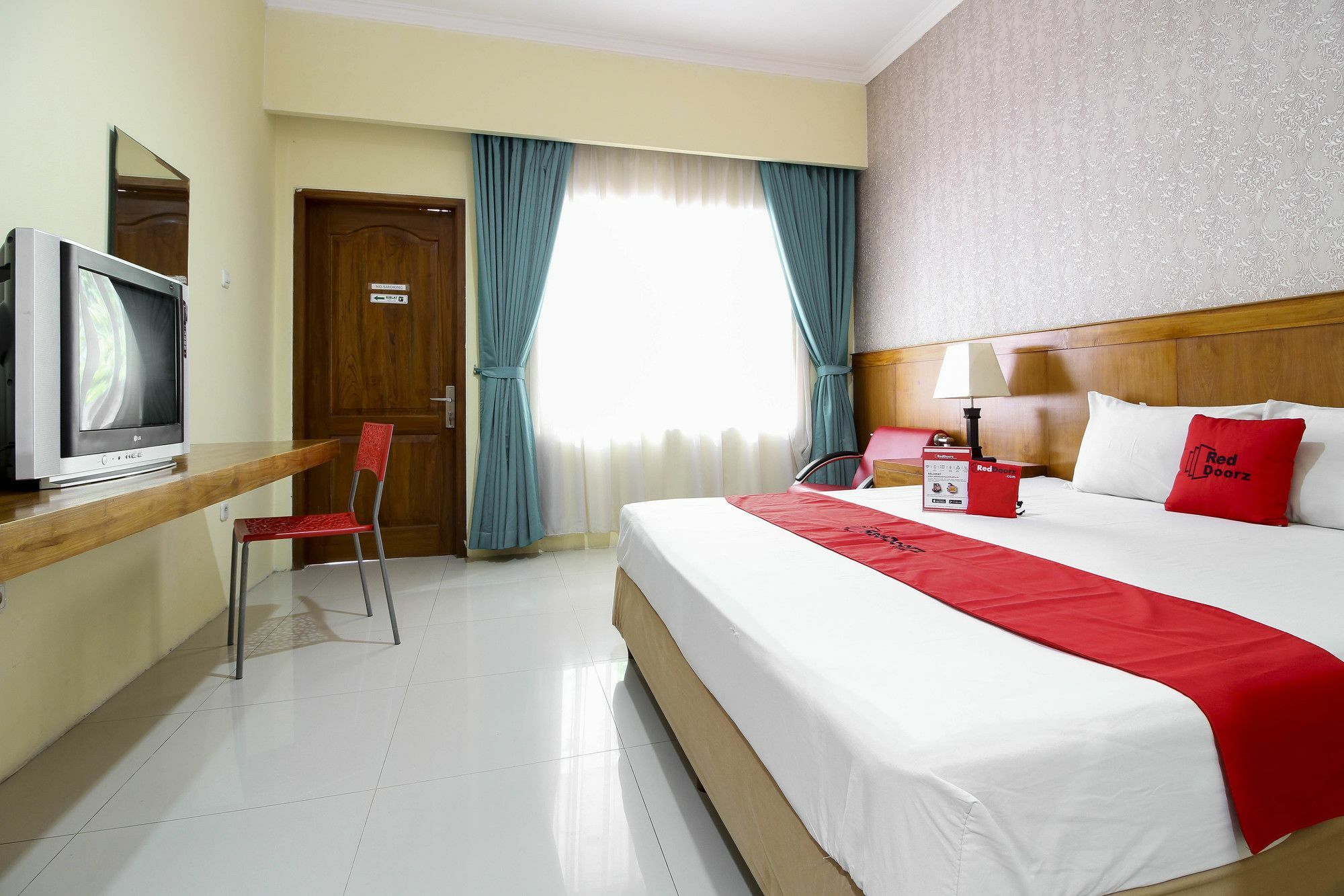 Hotel Reddoorz @ Seturan Raya 2 Maguwo Esterno foto