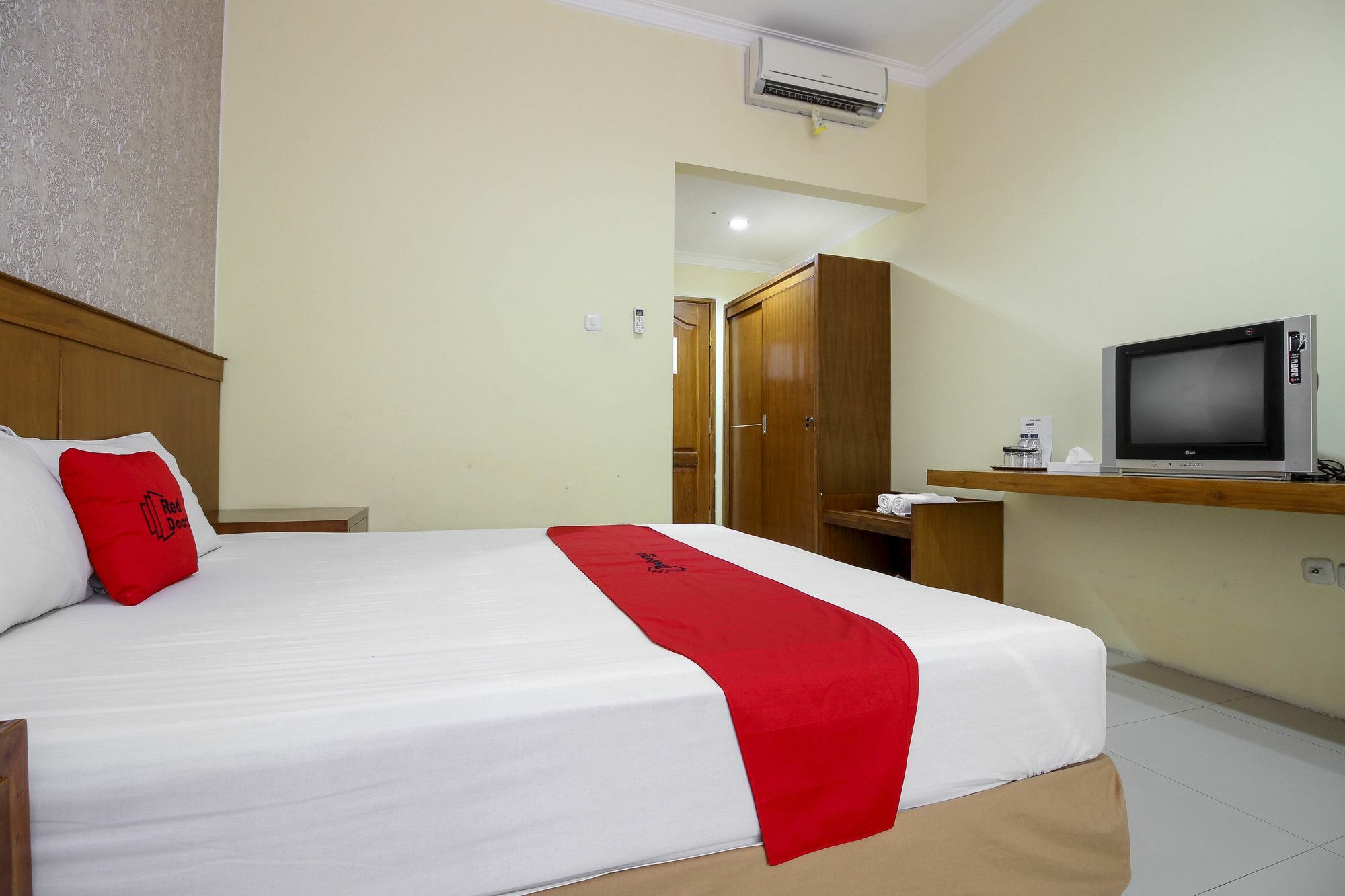 Hotel Reddoorz @ Seturan Raya 2 Maguwo Esterno foto